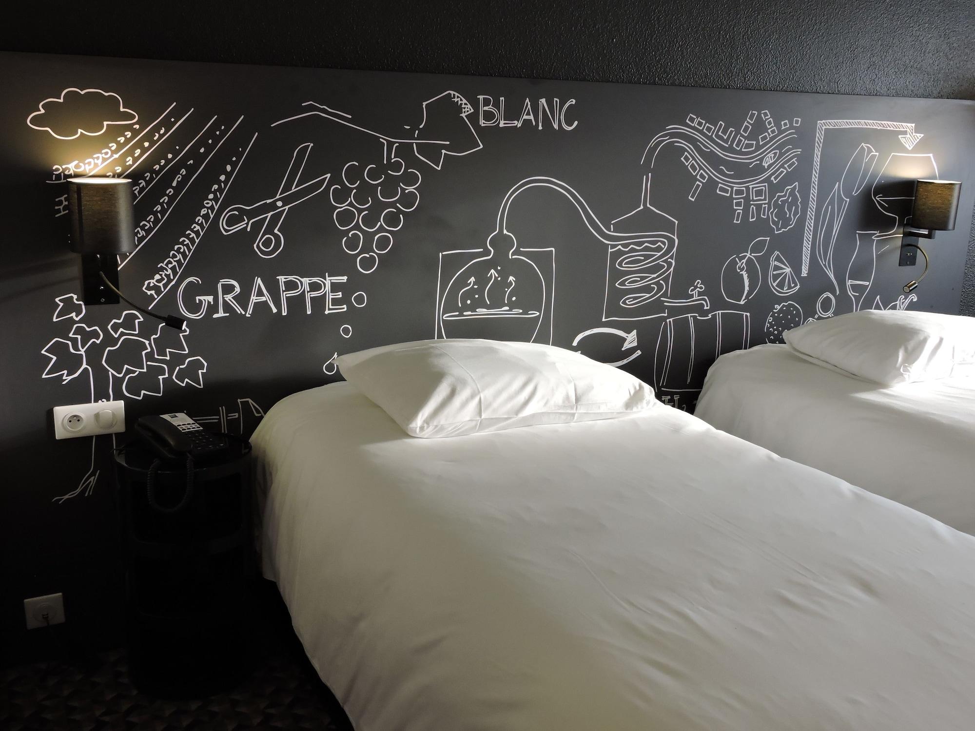 Отель Ibis Styles Cognac Шатобернар Экстерьер фото