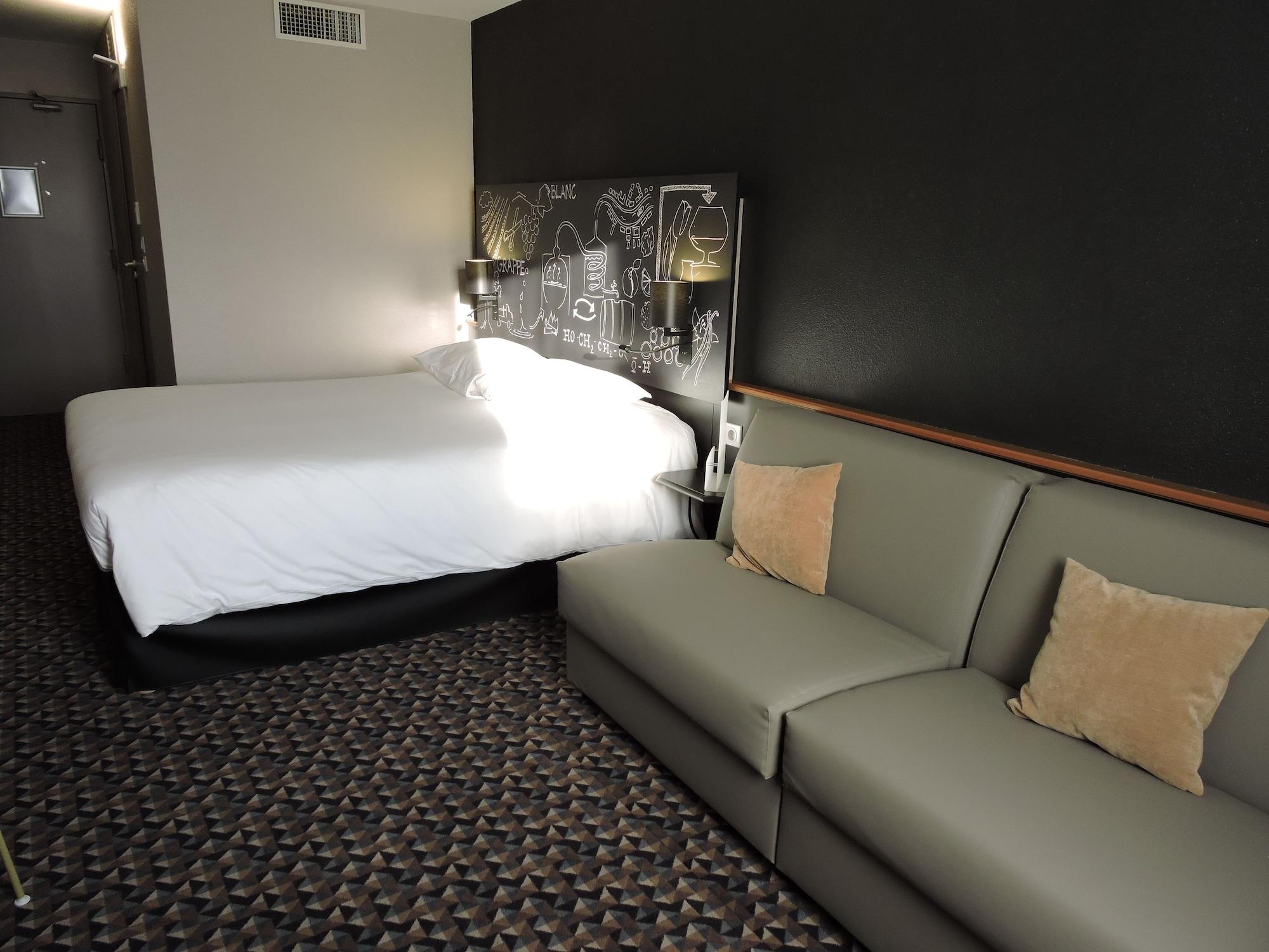 Отель Ibis Styles Cognac Шатобернар Экстерьер фото