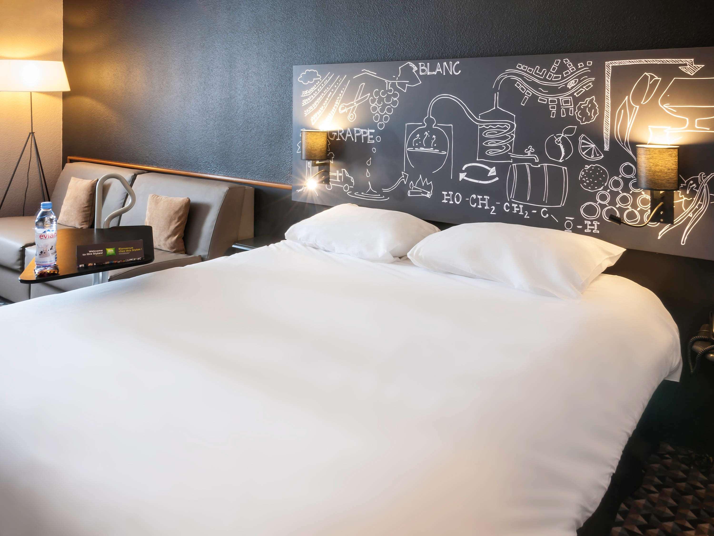 Отель Ibis Styles Cognac Шатобернар Экстерьер фото
