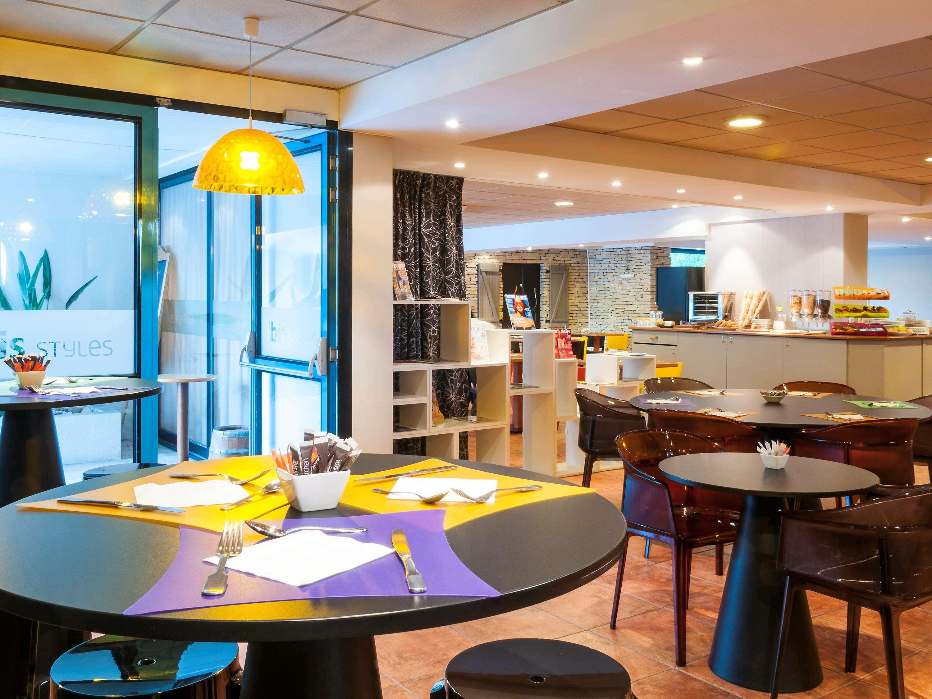 Отель Ibis Styles Cognac Шатобернар Экстерьер фото