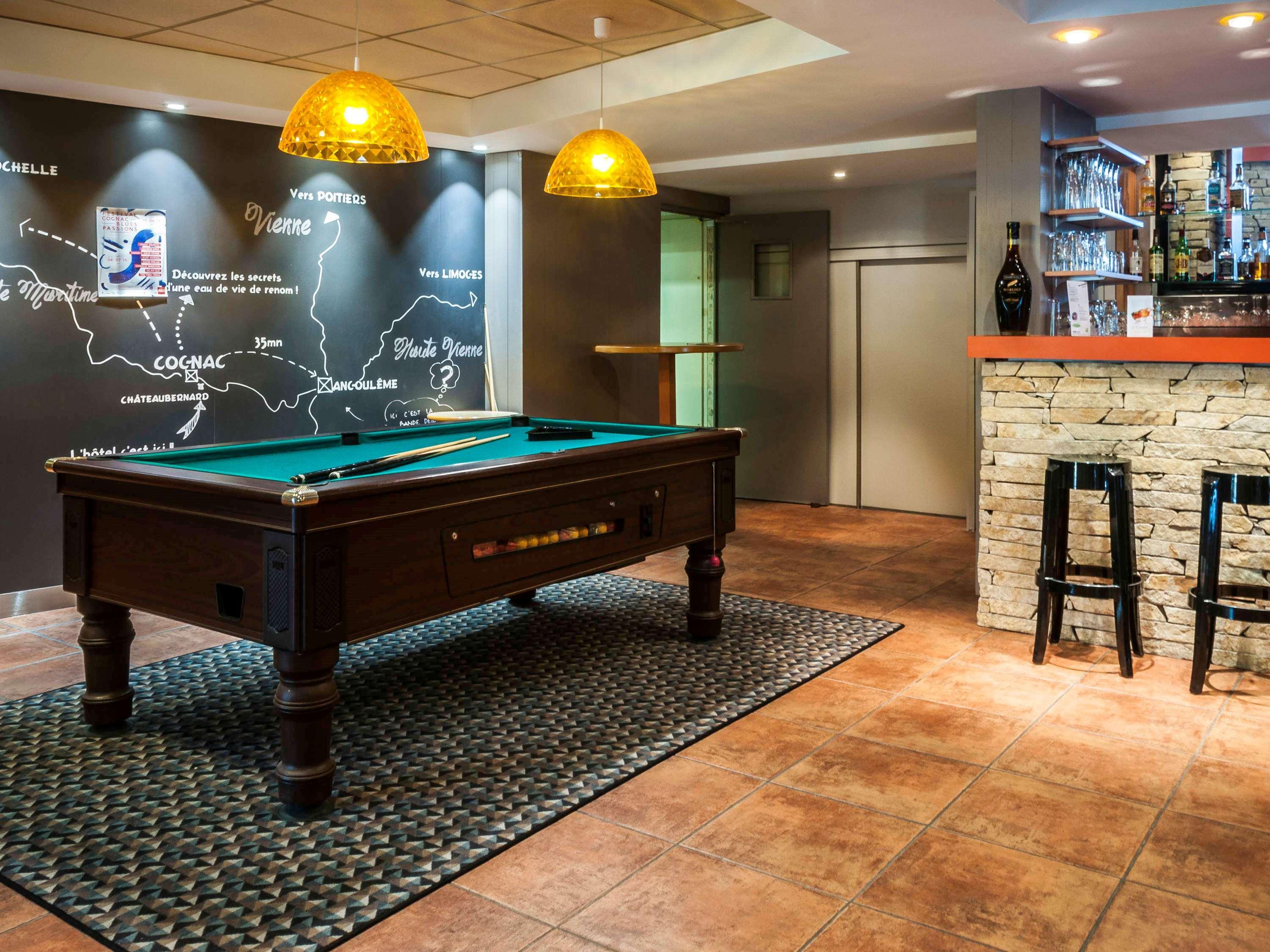 Отель Ibis Styles Cognac Шатобернар Экстерьер фото