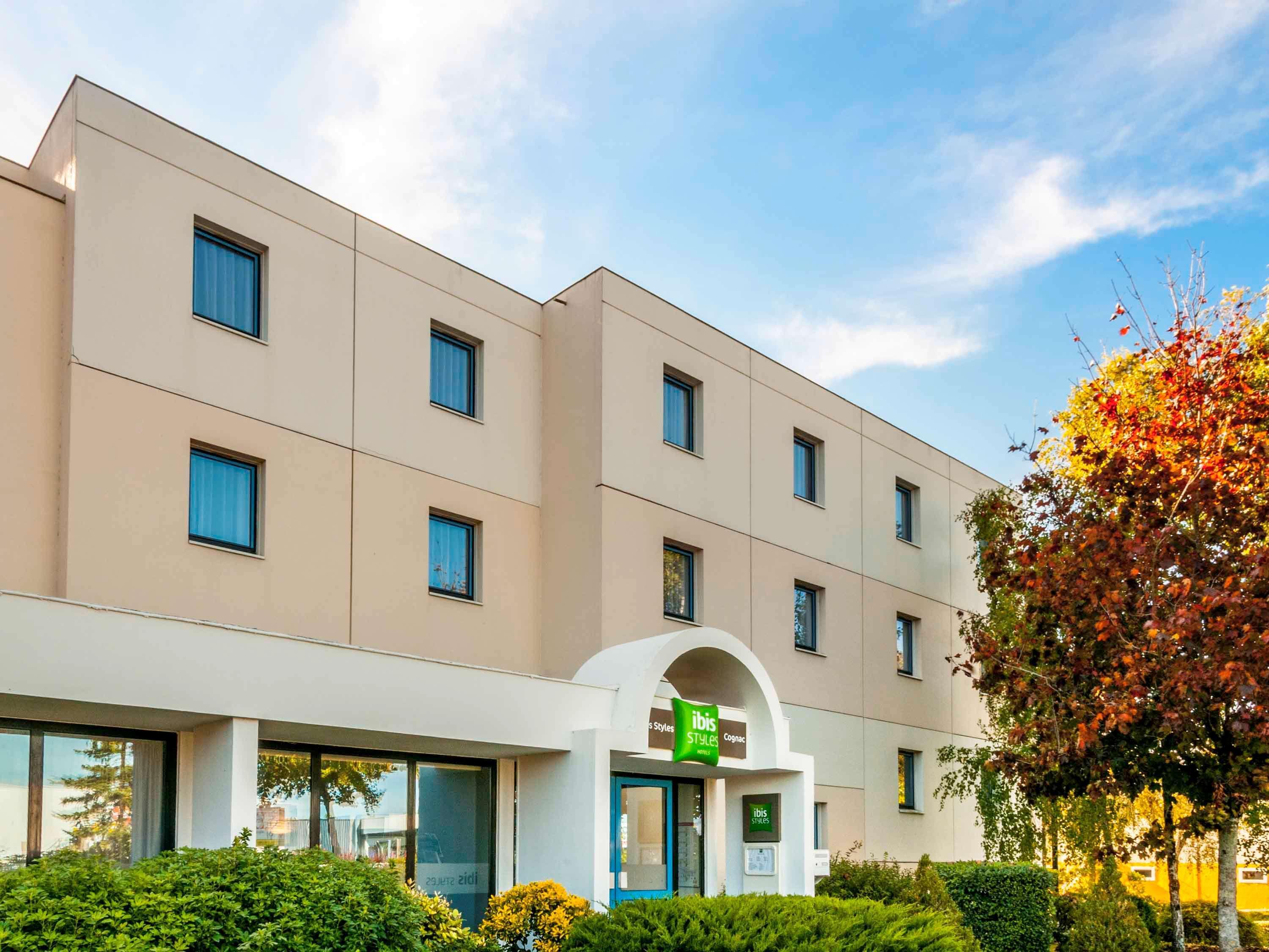 Отель Ibis Styles Cognac Шатобернар Экстерьер фото