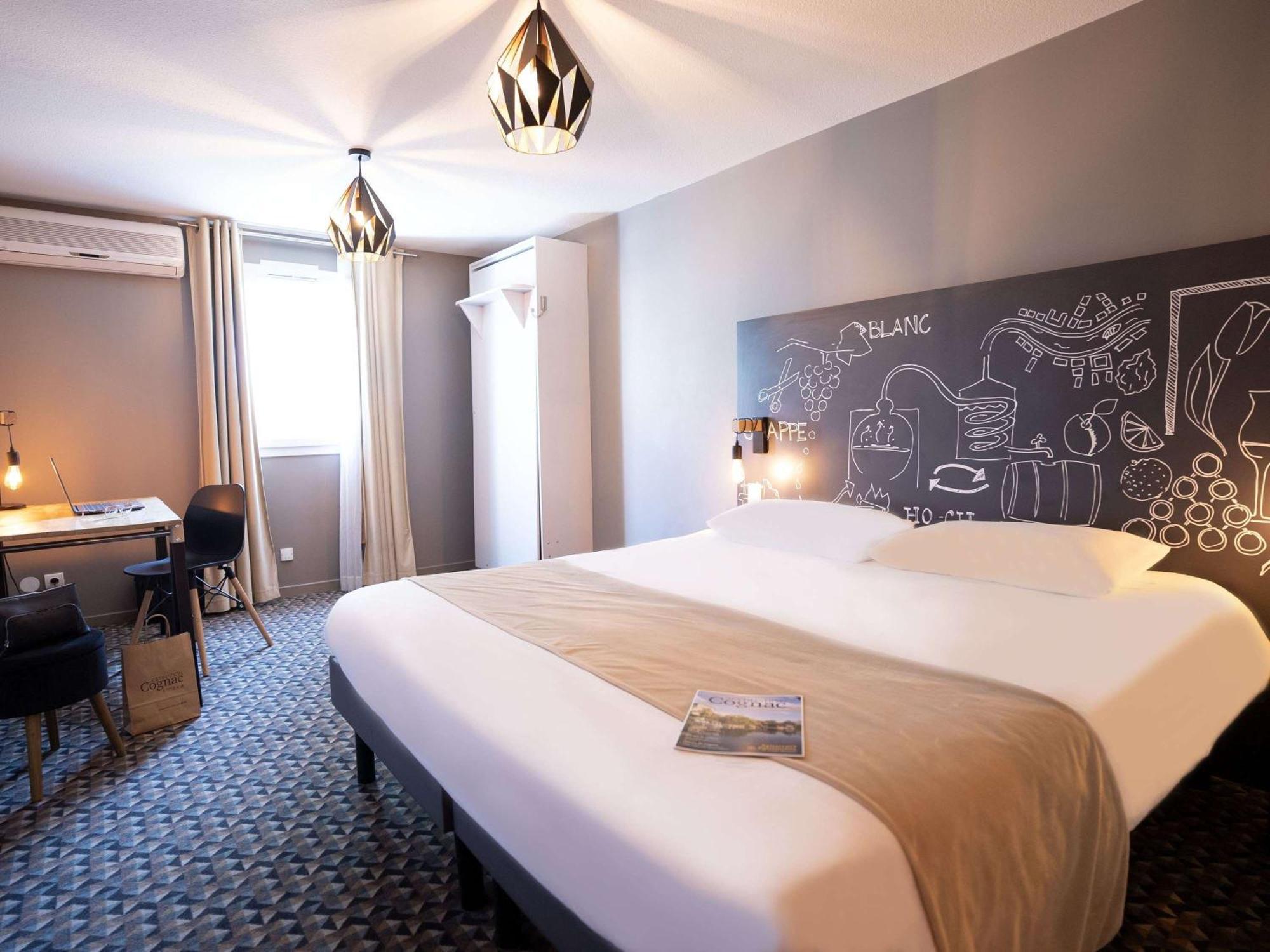 Отель Ibis Styles Cognac Шатобернар Экстерьер фото