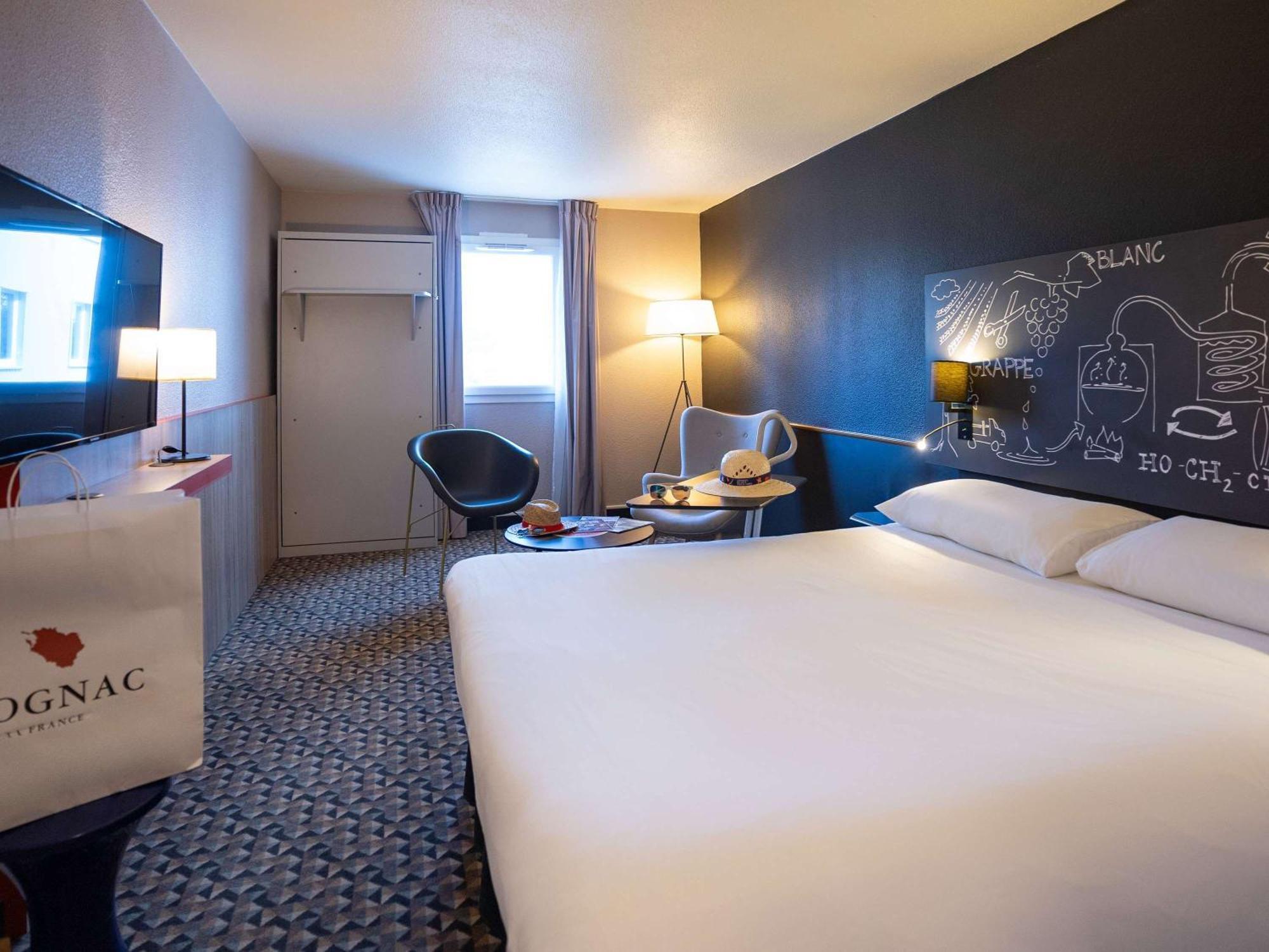 Отель Ibis Styles Cognac Шатобернар Экстерьер фото