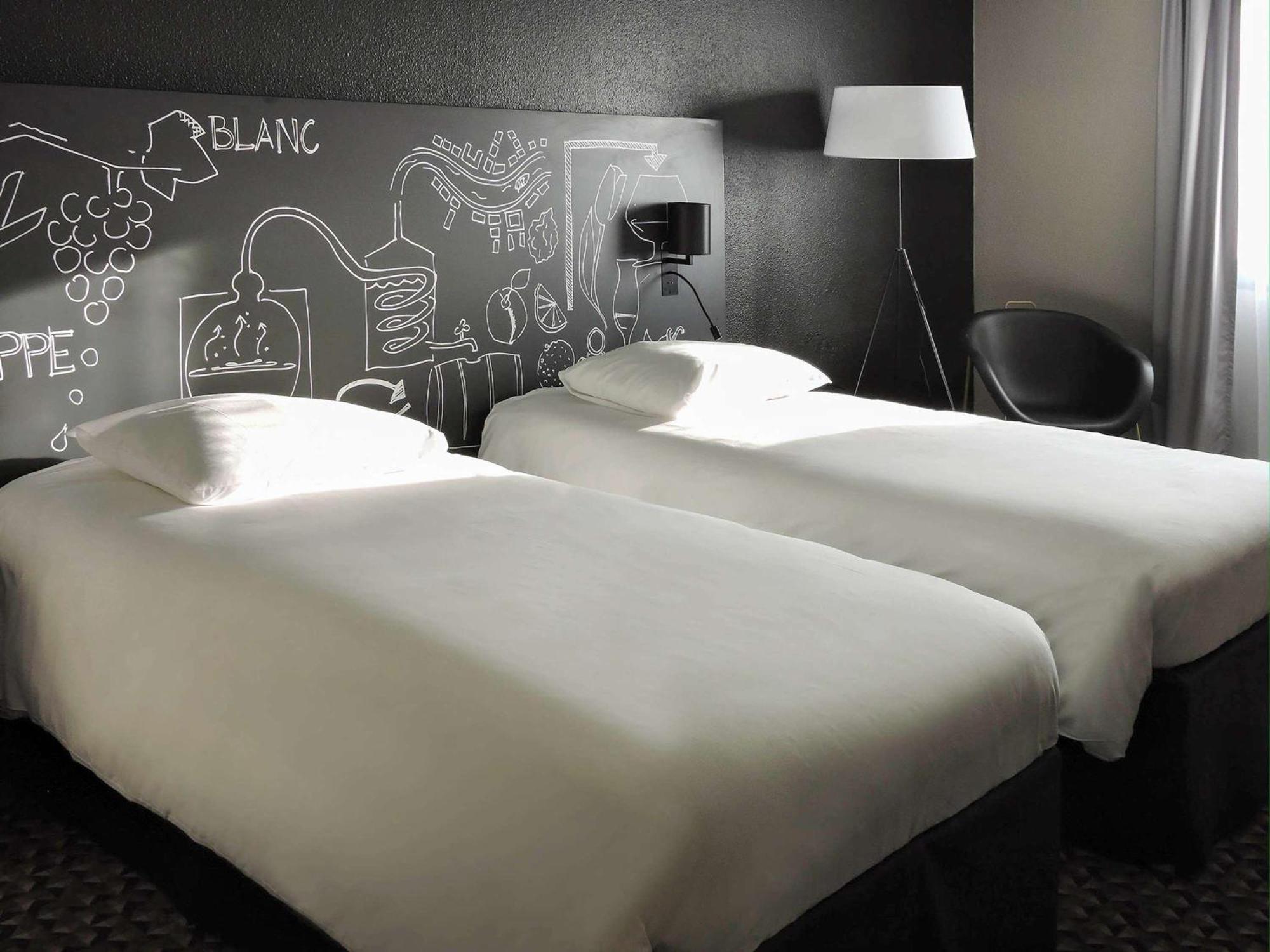 Отель Ibis Styles Cognac Шатобернар Экстерьер фото