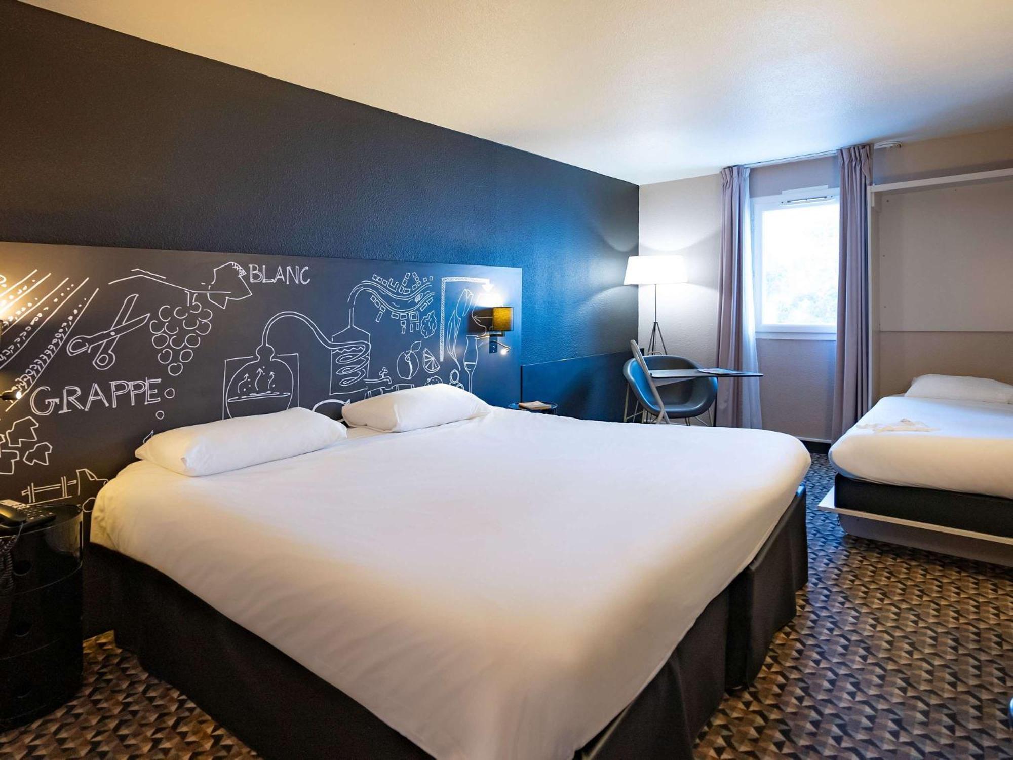 Отель Ibis Styles Cognac Шатобернар Экстерьер фото