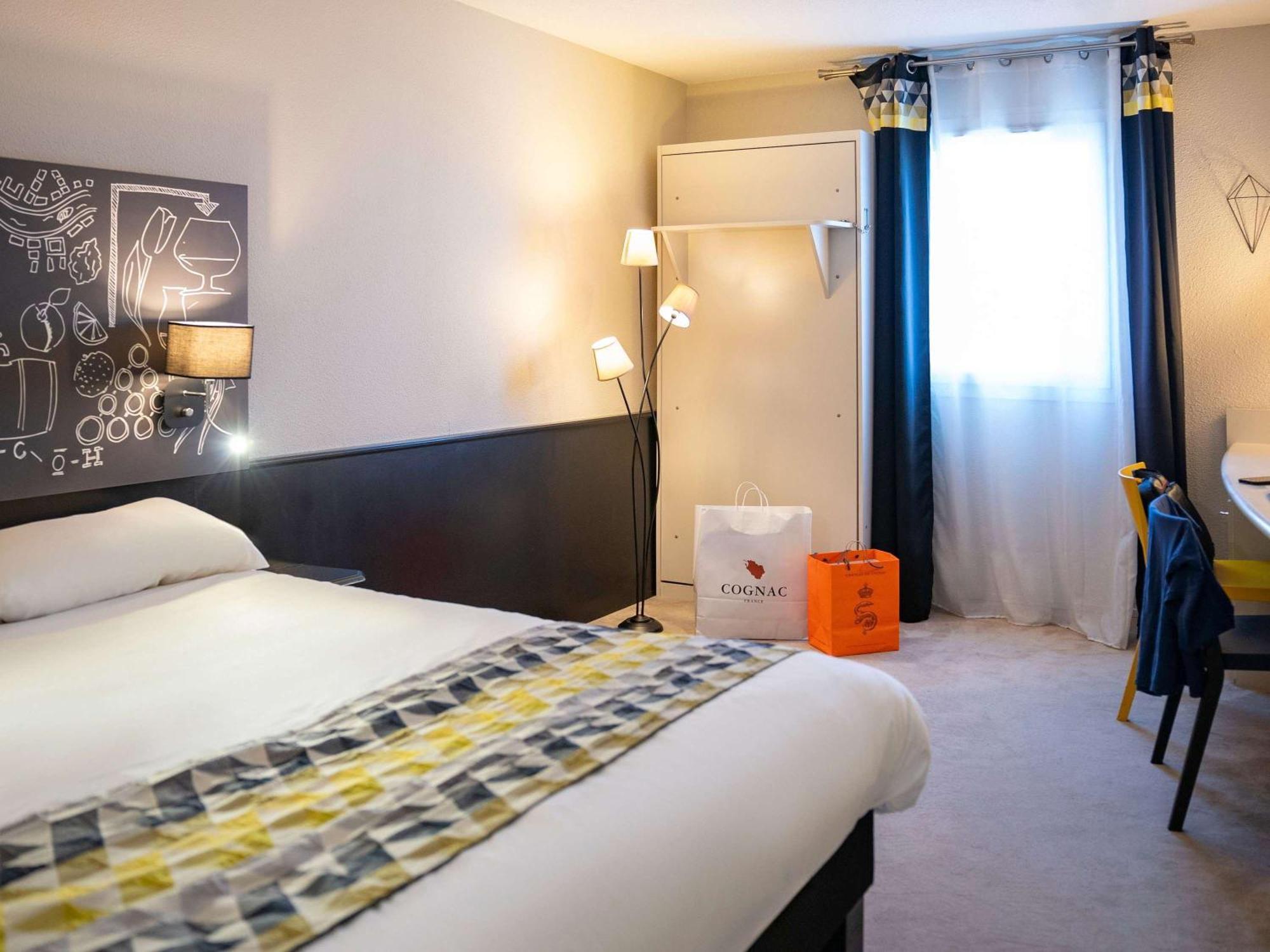 Отель Ibis Styles Cognac Шатобернар Экстерьер фото